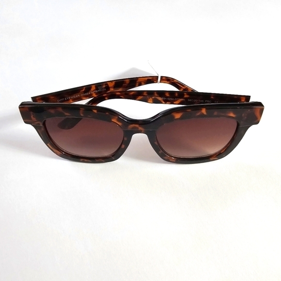 DIFF NWT Square oversized Sunglasses 56mm Charitable Eyewear NEW - Picture 2 of 5